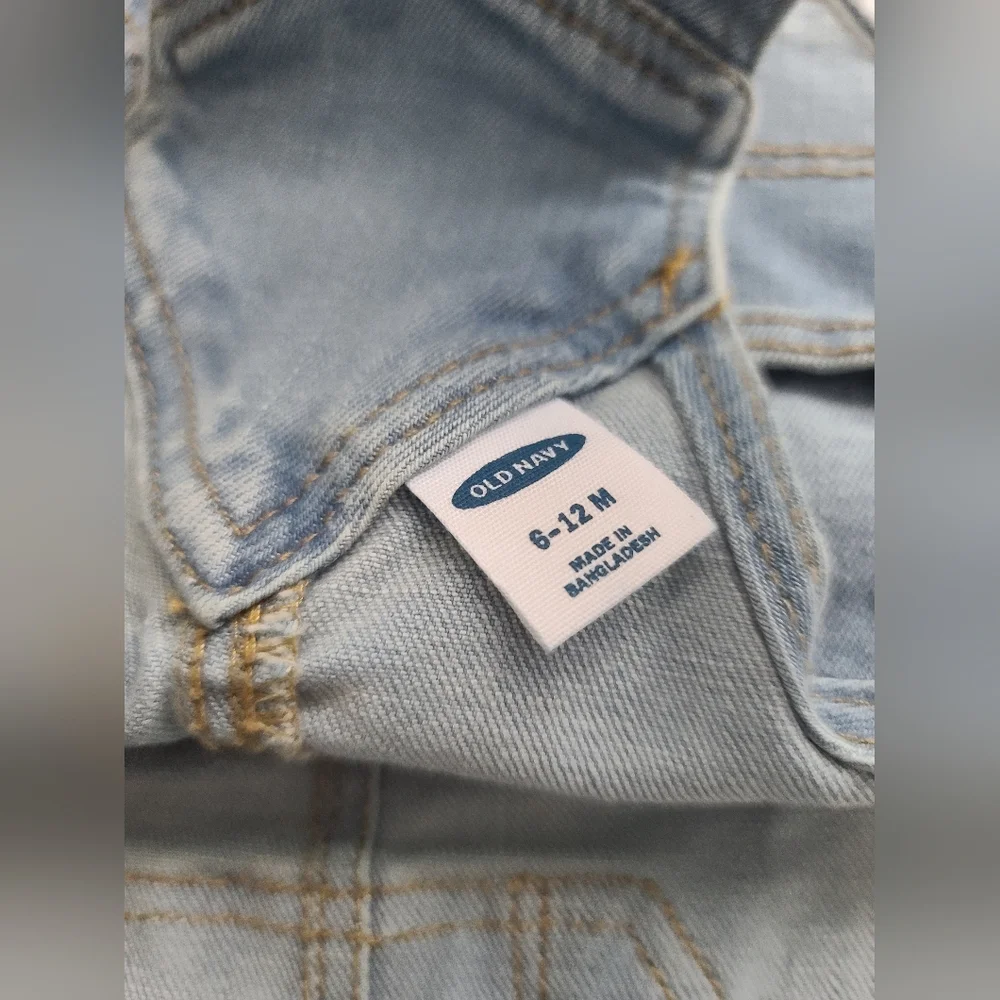 Old Navy kids Denin Blue Jeans BaBy Overall Jumper Size 9-12 Months